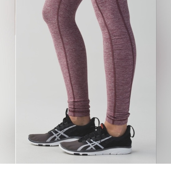 Lululemon Turn Around Tight. Size 6. High Rise. Rulu. - Picture 3 of 8